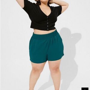 NWT Seersucker pull on shorts